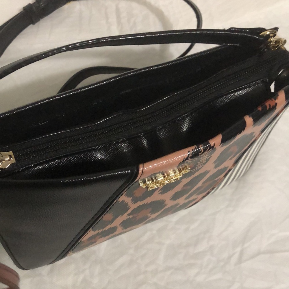 Victoria’s Secret Crossbody Bag NWOT - Picture 4 of 10